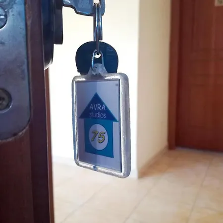 Hotel apartamentowy Avra Studios *