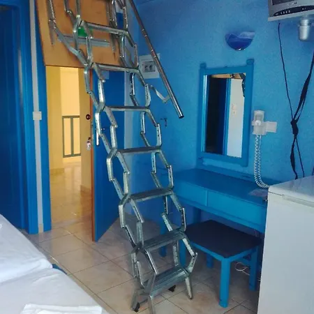 Hotel apartamentowy Avra Studios *