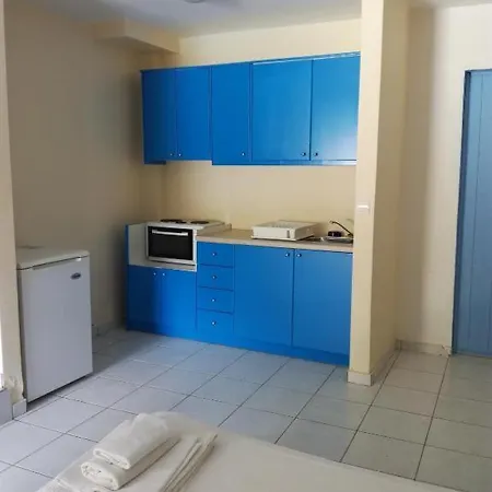 Hotel apartamentowy Avra Studios *
